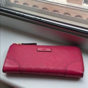 GUCCI Hot Pink Continental Wallet